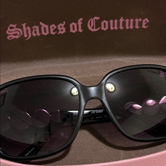 Juicy Couture Black Sunglasses with Pink Case - Picture 2 of 8